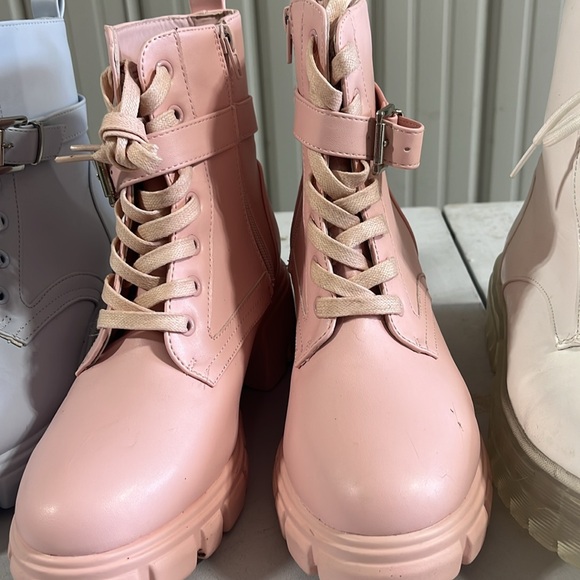 Shoe dazzle, size 8, pink, blue, white - Picture 3 of 8